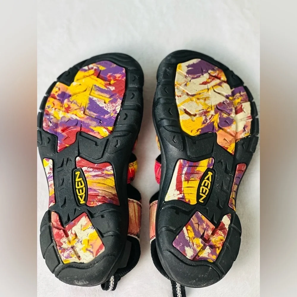Keen Women’s Newport Retro Sandals Size 6